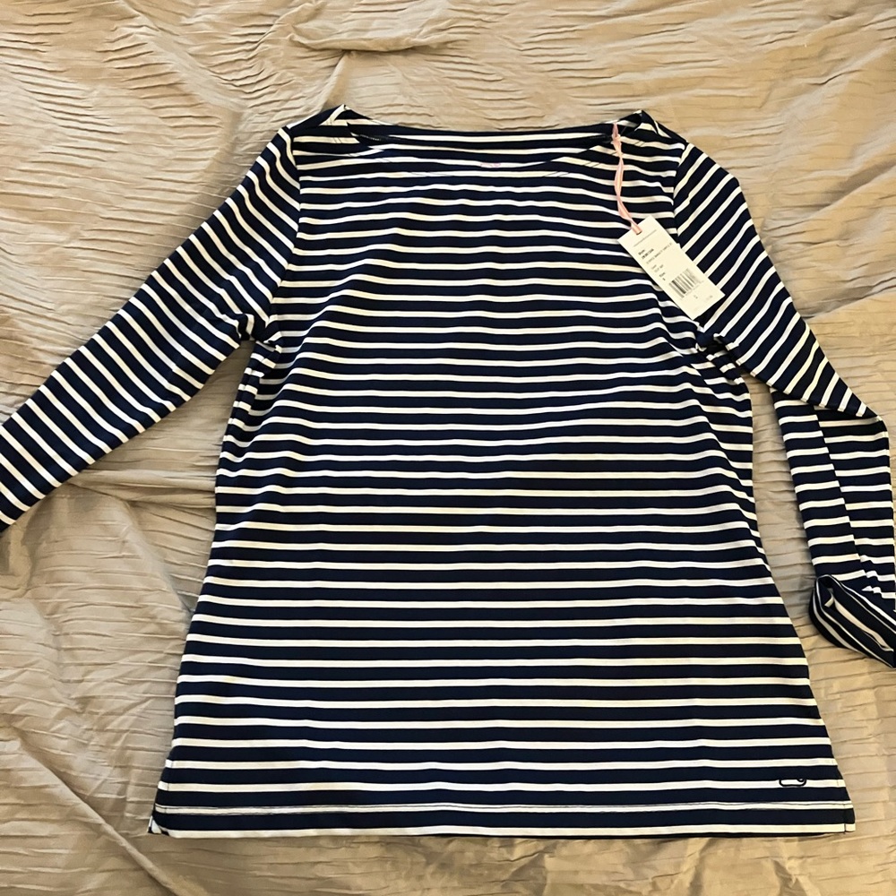 Navy and white Vineyard Vines boat neck top.
